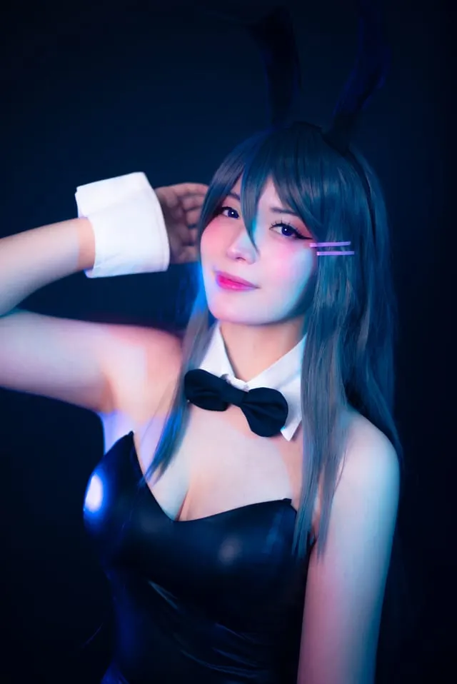 Hato Joestar con un adorable cosplay con tematica de conejita